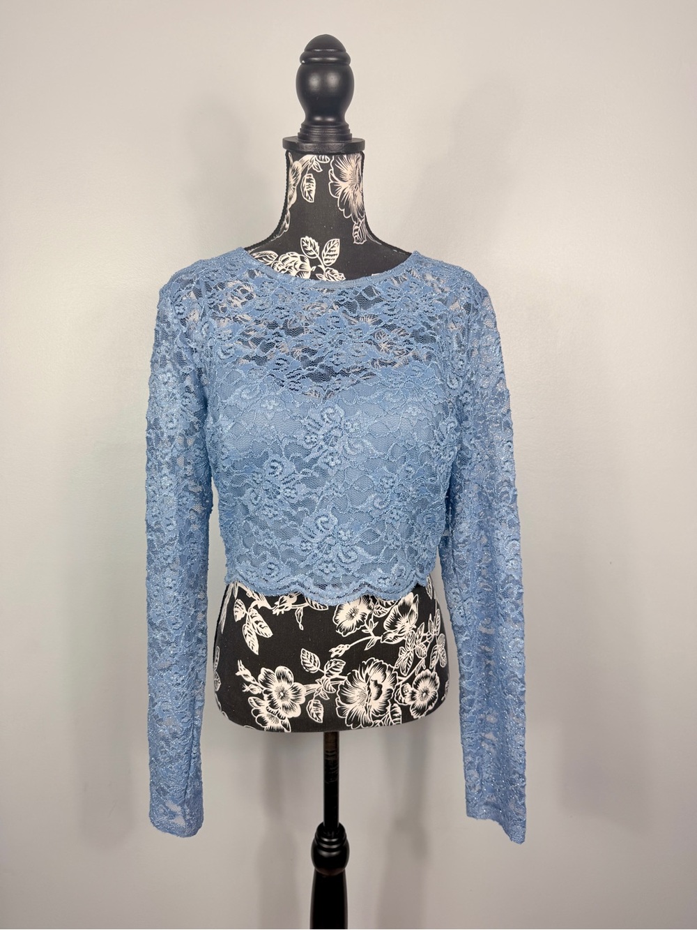 City Vibe muted blue sparkle lace long sleeve crop top size 15